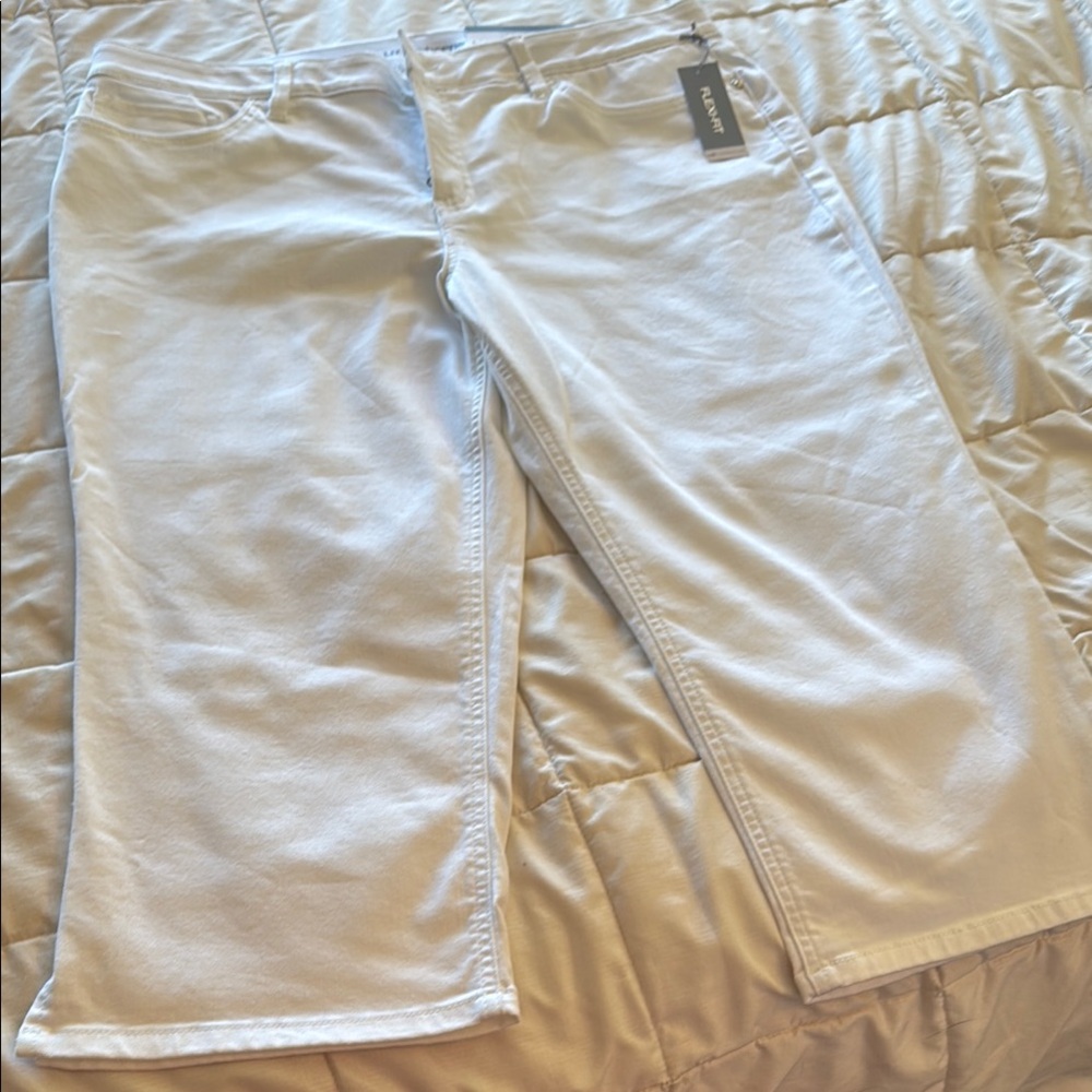 Liz Claiborne Blue and White Cropped Jeans